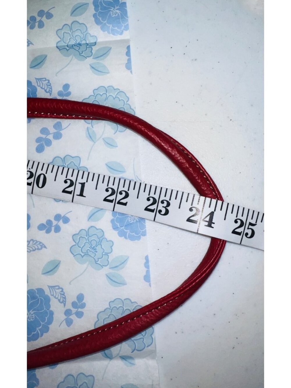 Tignanello Red Leather Crossbody Bag With Silver Hardware & Chain Print Lining - Picture 9 of 9